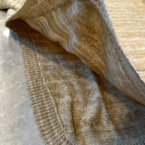 Sweater - Picture 4 of 4